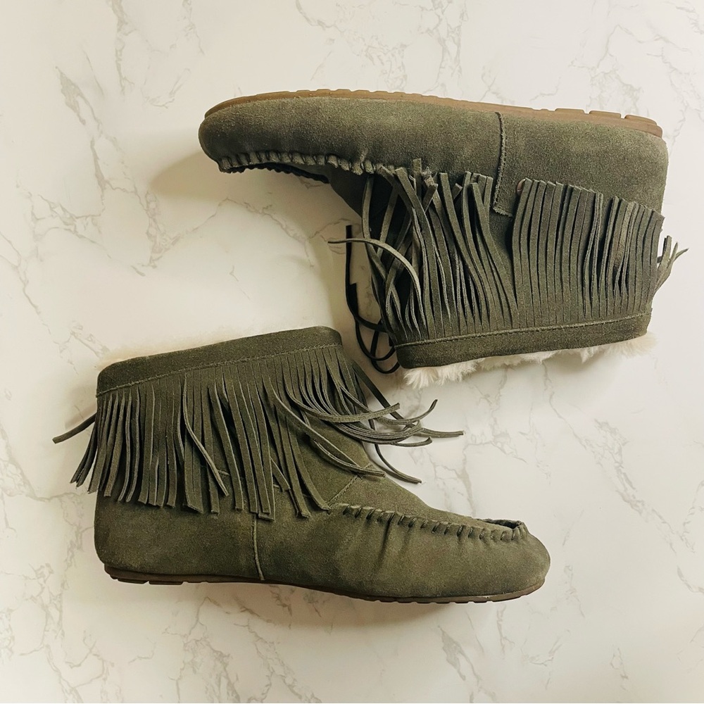 EMU Australia Green Cayote Sheepskin Suede Fringe Mini Boots | Size 8 - Picture 2 of 11